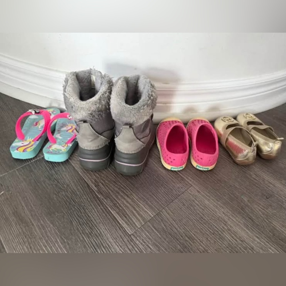 Toddler Size 7 - 4 pairs of shoes - Picture 2 of 10